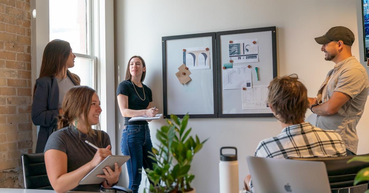 Illustration : Formation management retail : ce qui change vraiment en boutique — SKY CO, formation retail